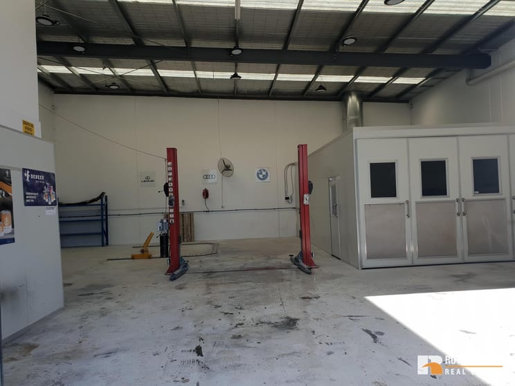 Click to view all images 3/9 Sarah Street Campbellfield VIC 3061 - Image 3