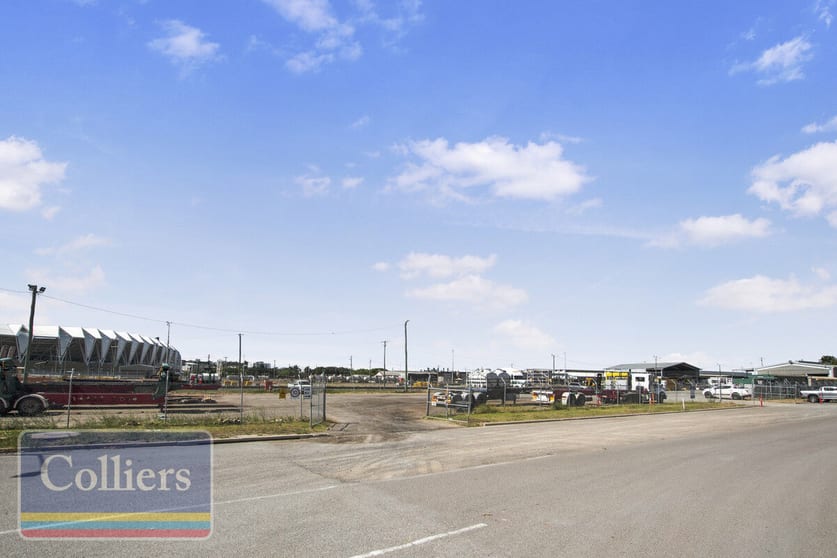 Click to view all images 3/79 Perkins Street South Townsville QLD 4810 - Image 1