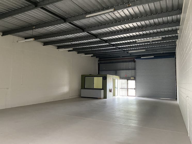 Click to view all images 4/11 Walter Crescent Lawnton QLD 4501 - Image 3