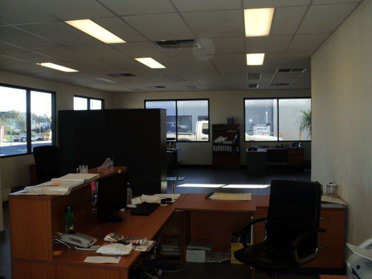 Click to view all images 31 Beach Street Kwinana Beach WA 6167 - Image 3