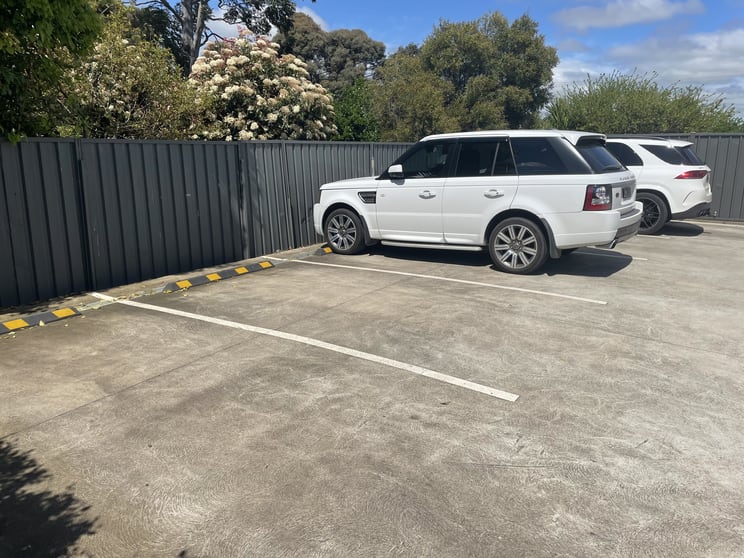 Click to view all images 186 Coburns Road Melton VIC 3337 - Image 3