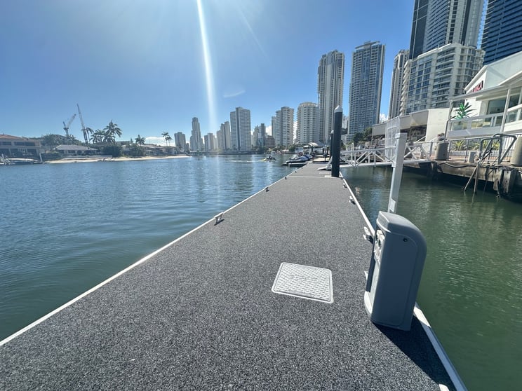Click to view all images 58 Cavill Avenue Surfers Paradise QLD 4217 - Image 2