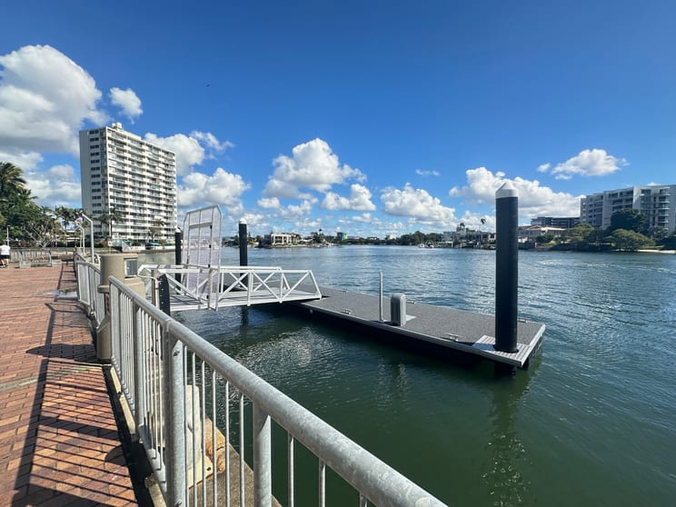 Click to view all images 58 Cavill Avenue Surfers Paradise QLD 4217 - Image 1