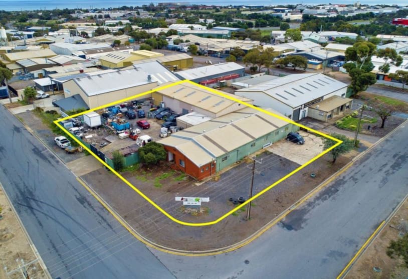 Click to view all images 16 Krawarri Street Lonsdale SA 5160 - Image 2