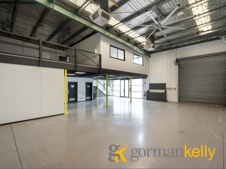 Click to view all images 3/3 Wellington Street Kew VIC 3101 - Image 2