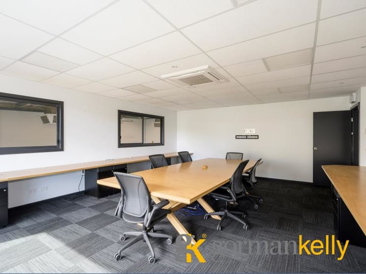 Click to view all images 3/3 Wellington Street Kew VIC 3101 - Image 3