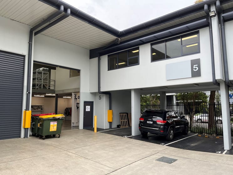 Click to view all images 5/29 Wurrook Circuit Caringbah NSW 2229 - Image 1