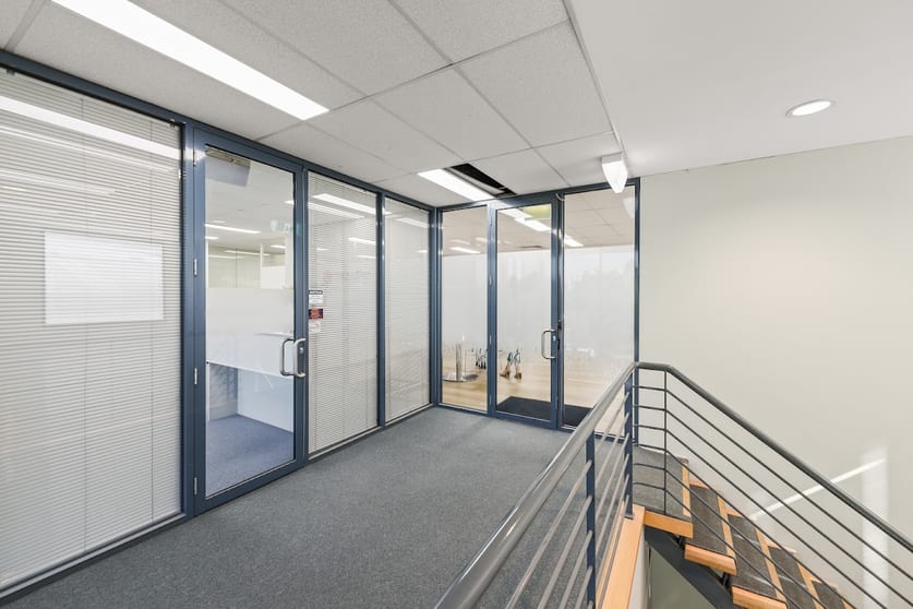 Click to view all images 2a/14 Lionel Road Mount Waverley VIC 3149 - Image 3