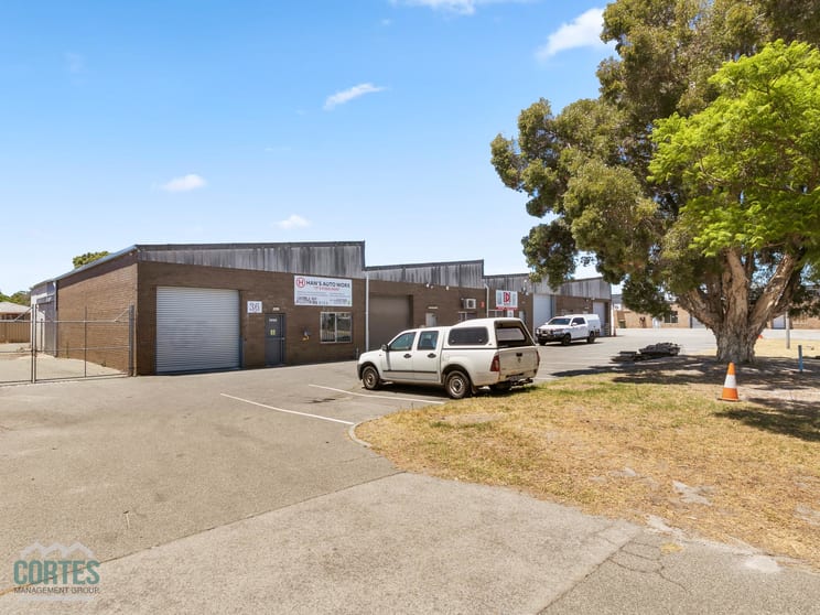Click to view all images Unit 1/36 Kembla Way Willetton WA 6155 - Image 2
