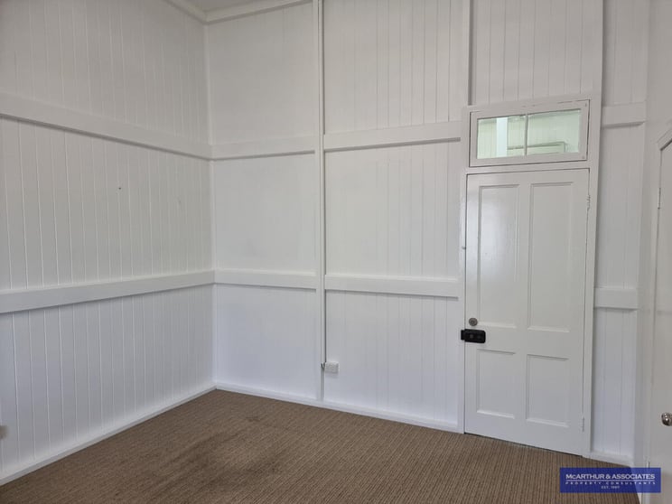 Click to view all images Yeppoon QLD 4703 - Image 2