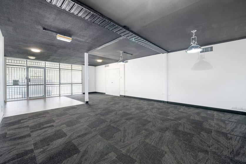 Click to view all images 3/50 Secam Street Mansfield QLD 4122 - Image 2