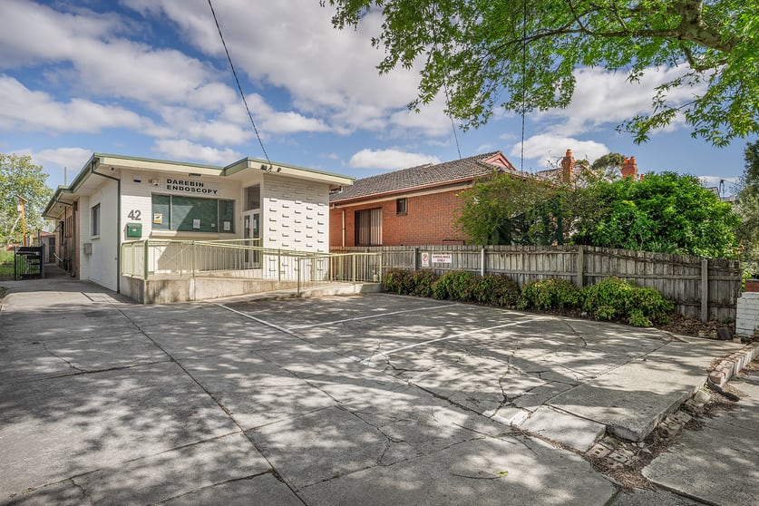 Click to view all images 42 Station Street Fairfield VIC 3078 - Image 1