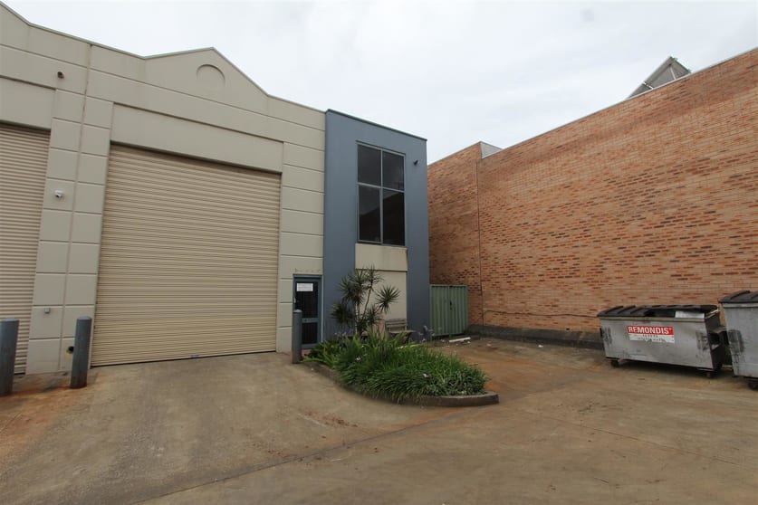 Click to view all images Unit 40/65-75 Captain Cook Drive Caringbah NSW 2229 - Image 1