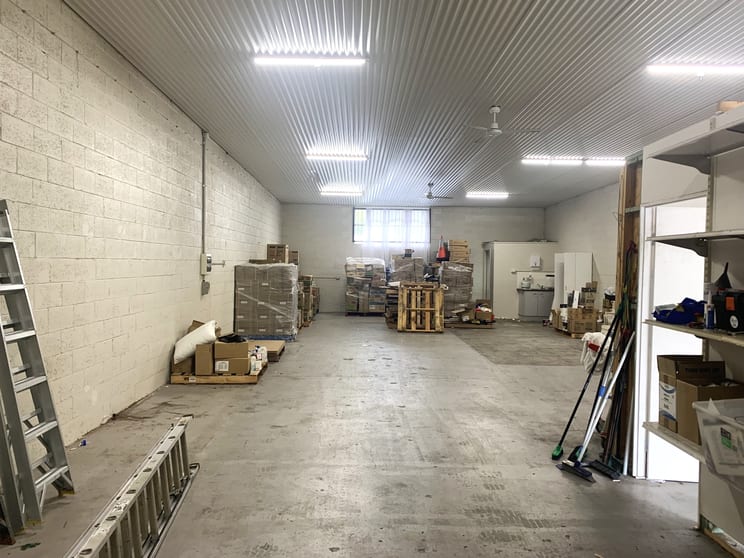 Click to view all images 2a/18 Machinery Drive Tweed Heads South NSW 2486 - Image 3