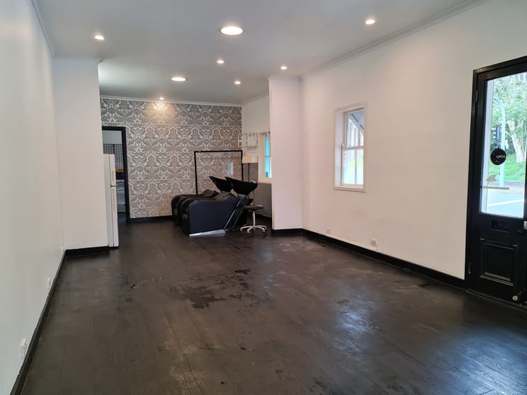 Click to view all images 82 Water Street Spring Hill QLD 4000 - Image 3
