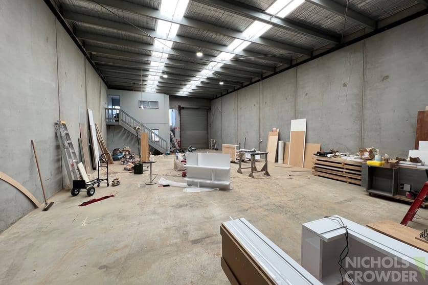 Click to view all images 1/19 Cumberland Drive Seaford VIC 3198 - Image 3