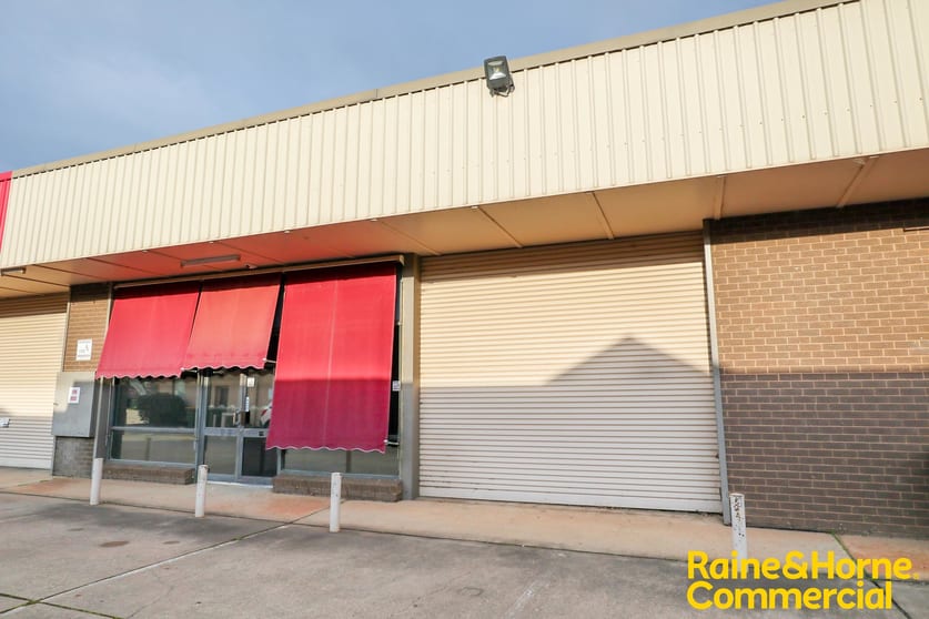 Click to view all images 10/138-140 Hammond Avenue Wagga Wagga NSW 2650 - Image 1
