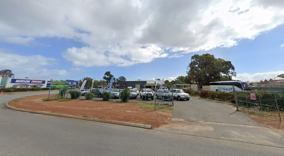 Click to view all images 51A Reserve Drive Mandurah WA 6210 - Image 2