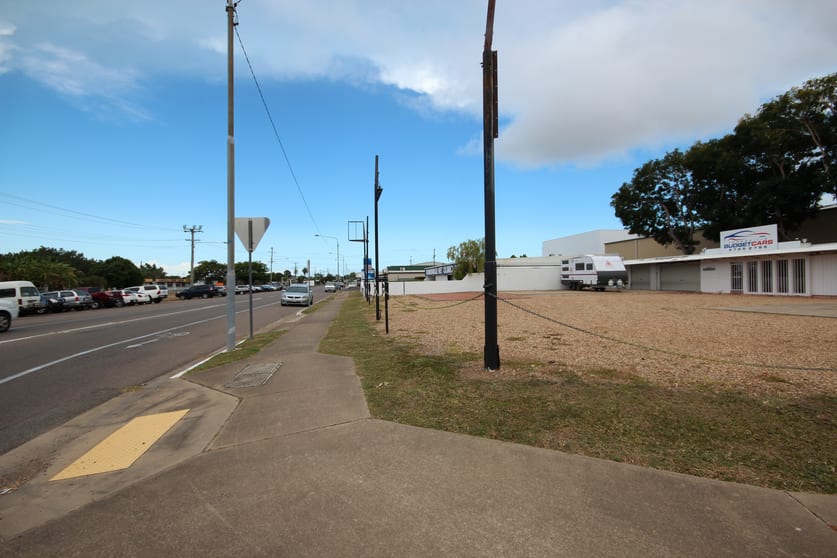 Click to view all images 2 Casey Street Aitkenvale QLD 4814 - Image 2