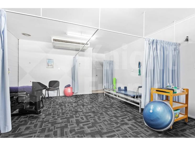 Click to view all images 61 Clifton Street Berserker QLD 4701 - Image 2