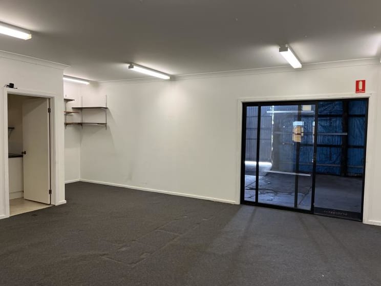 Click to view all images Shop 2/99 Edward Street Wagga Wagga NSW 2650 - Image 3