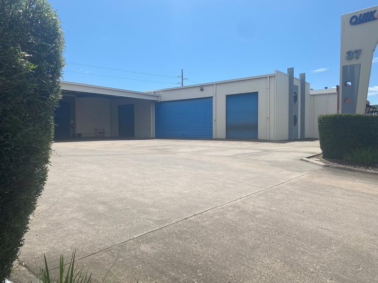 Click to view all images 37 Production Avenue Warana QLD 4575 - Image 3