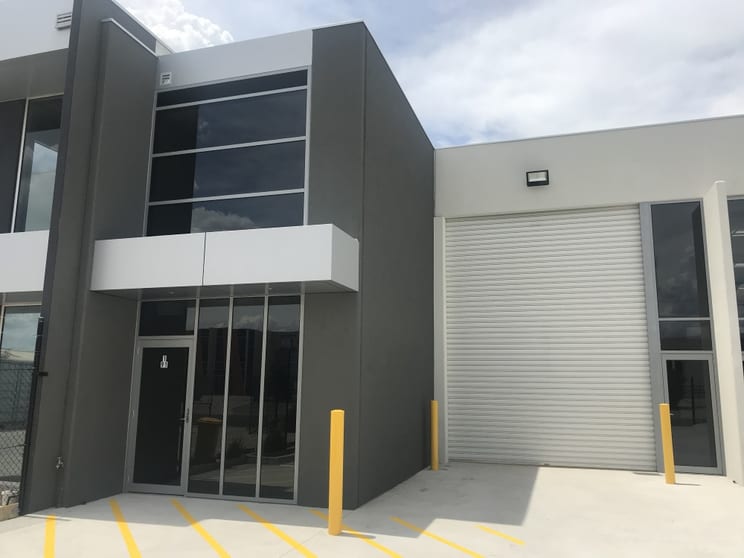 Click to view all images 2/91 Riverside Ave Werribee VIC 3030 - Image 1