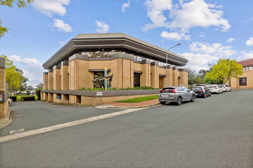 Click to view all images 3, 4 and 8/8 Phipps Close Deakin ACT 2600 - Image 1