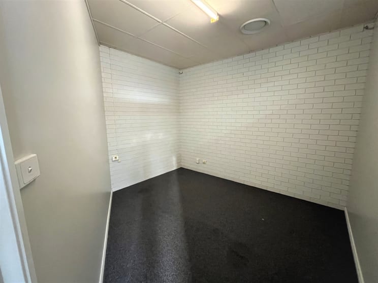 Click to view all images 170 Yambil Street Griffith NSW 2680 - Image 2