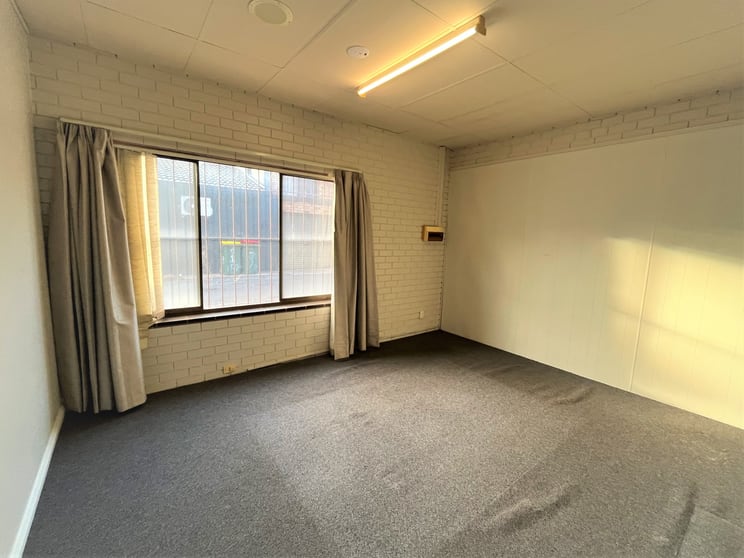 Click to view all images 170 Yambil Street Griffith NSW 2680 - Image 3