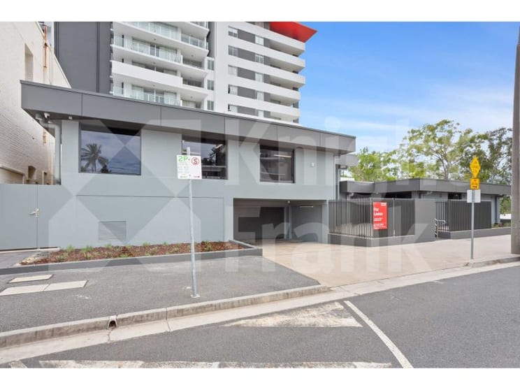 Click to view all images Unit 2/110 Victoria Parade Rockhampton City QLD 4700 - Image 1