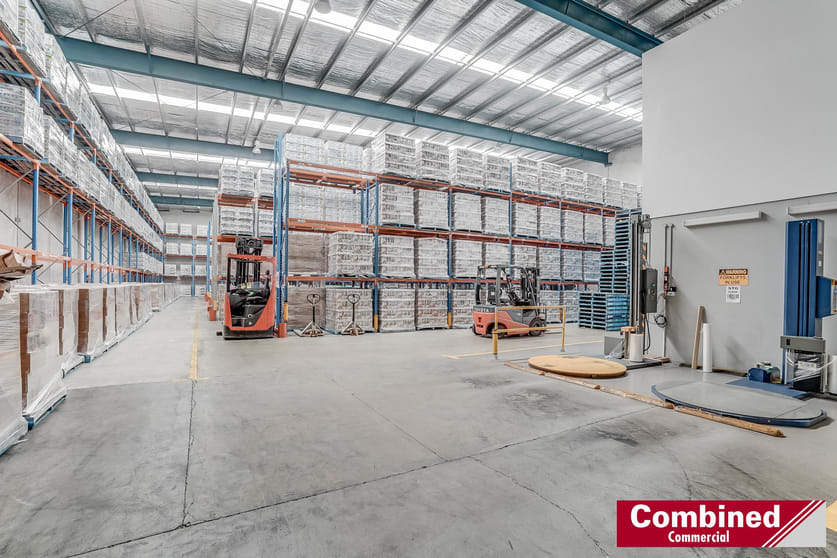 Click to view all images 31 Waler Crescent Smeaton Grange NSW 2567 - Image 2