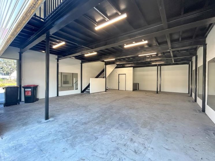 Click to view all images 1 Butler Road Altona North VIC 3025 - Image 2