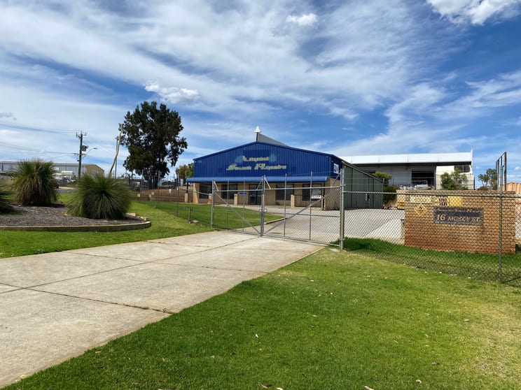 Click to view all images 16 Mosey Street Landsdale WA 6065 - Image 1