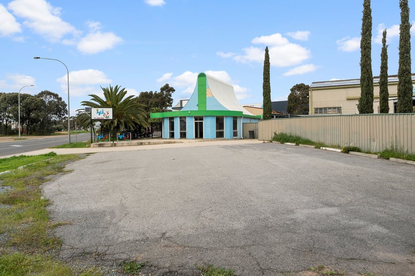 Click to view all images 13 Diagonal Road Cavan SA 5094 - Image 2