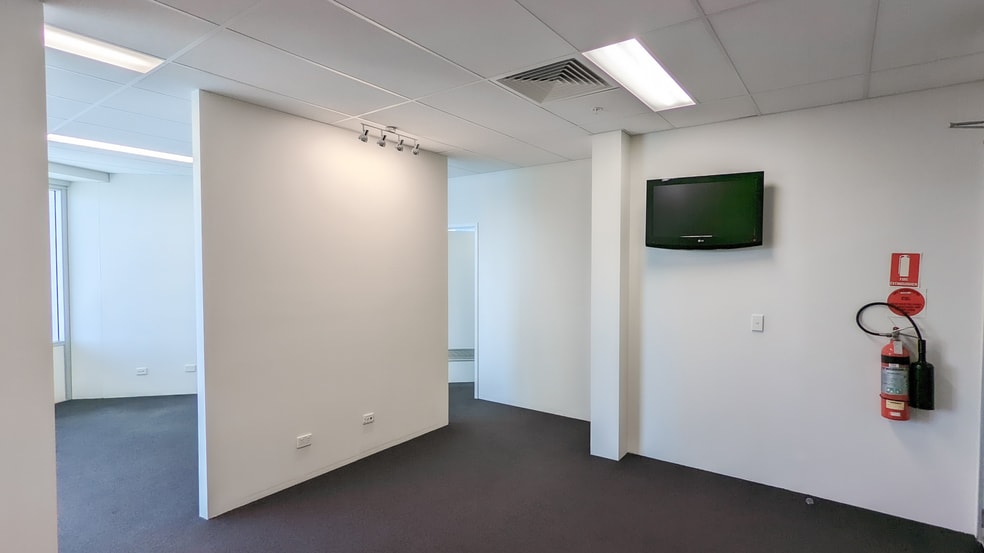 Click to view all images 1804/56 Scarborough Street Southport QLD 4215 - Image 3