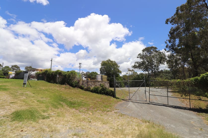 Click to view all images 31 Stevens Street Nerang QLD 4211 - Image 2