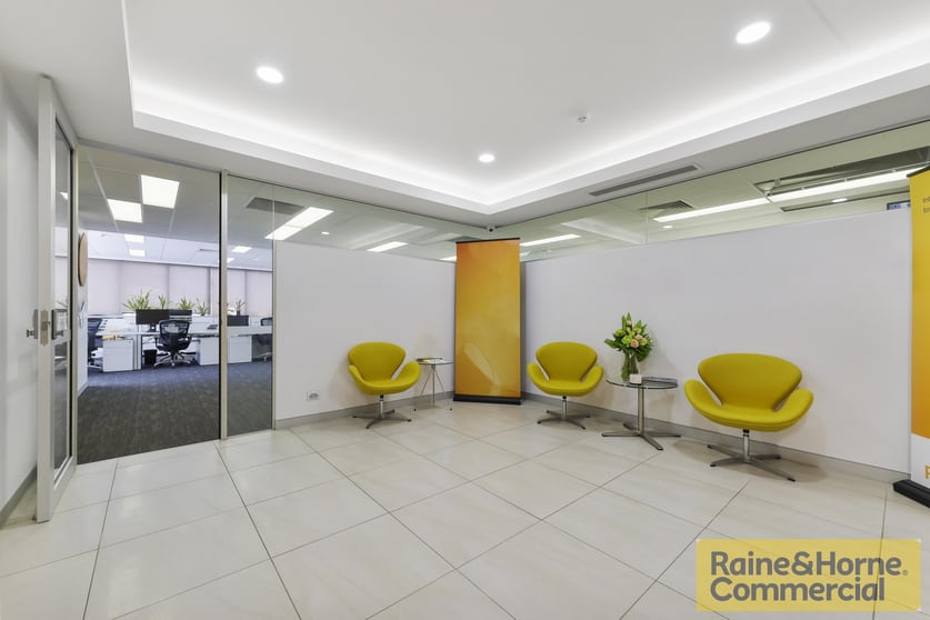 Click to view all images 153 Racecourse Road Ascot QLD 4007 - Image 2