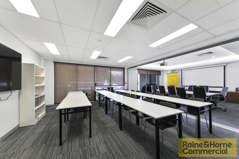 Click to view all images 153 Racecourse Road Ascot QLD 4007 - Image 3