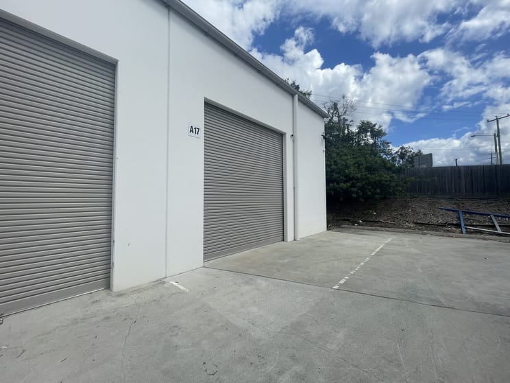 Click to view all images 117/21 Middle Road Hillcrest QLD 4118 - Image 1