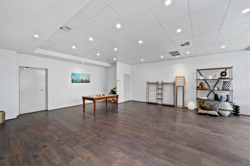 Click to view all images 4/23 Roger Street Brookvale NSW 2100 - Image 2