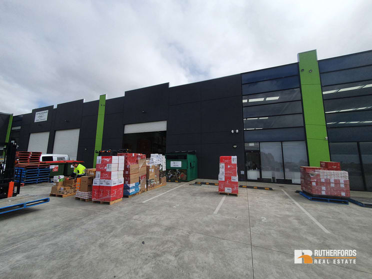Click to view all images 2/181 Proximity Drive Sunshine West VIC 3020 - Image 1