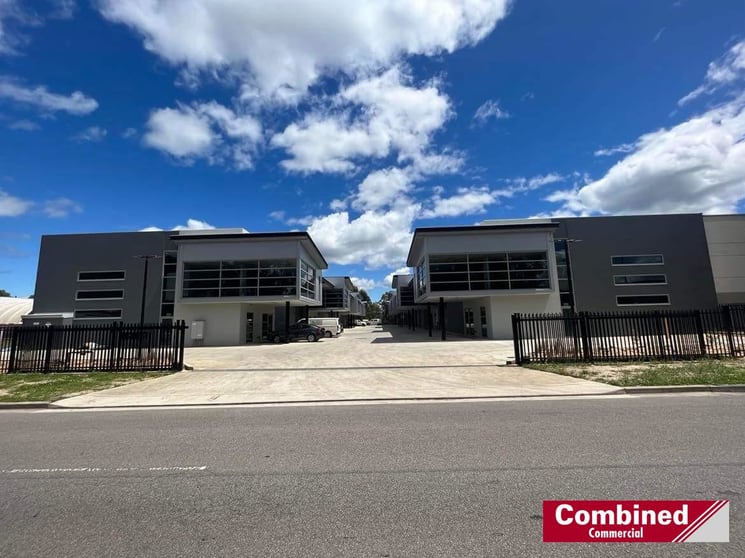 Click to view all images 4/37 Anzac Avenue Smeaton Grange NSW 2567 - Image 3