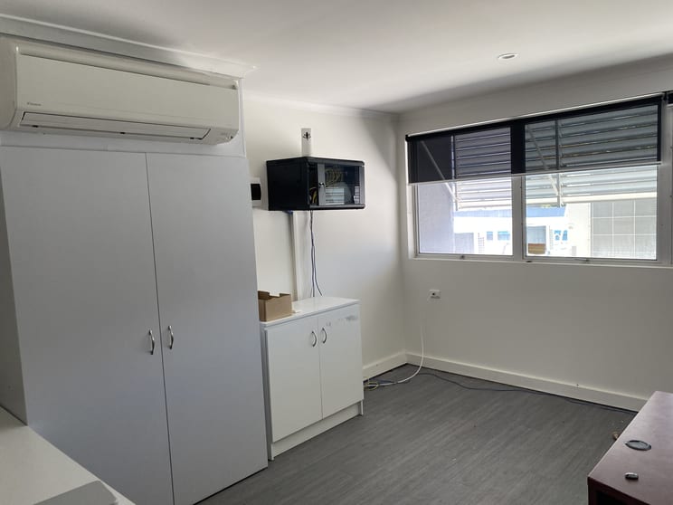 Click to view all images 4B/2563 Gold Coast Highway Mermaid Beach QLD 4218 - Image 3