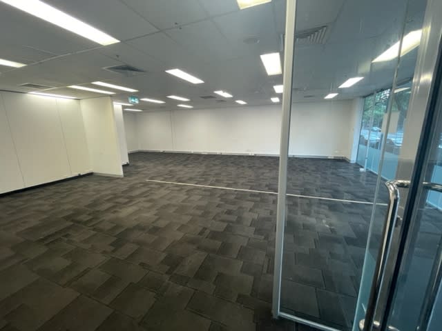 Click to view all images 85B Queensbridge Street Southbank VIC 3006 - Image 2