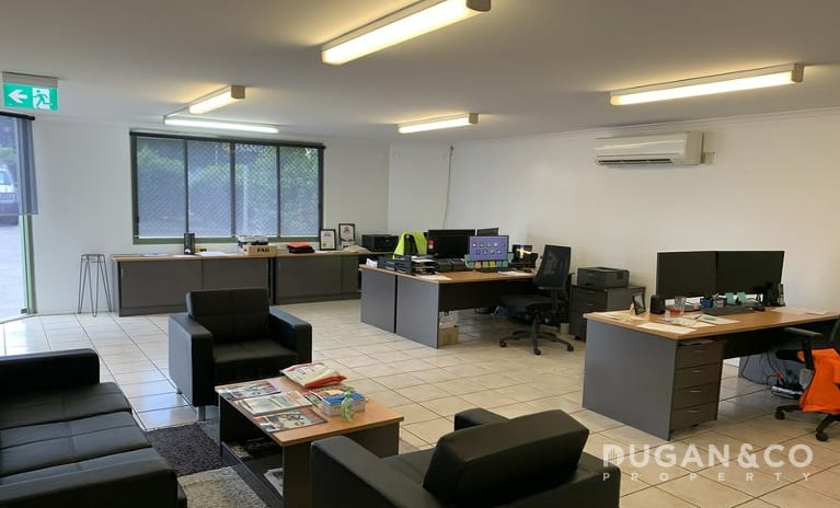 Click to view all images 1/6 Gravel Pit Road Darra QLD 4076 - Image 3