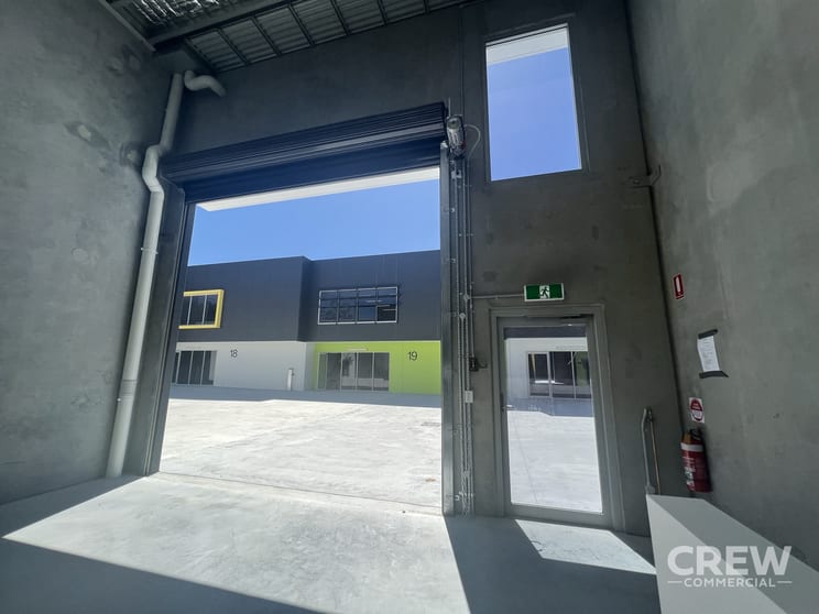 Click to view all images 3/10 Louis Court Coomera QLD 4209 - Image 2
