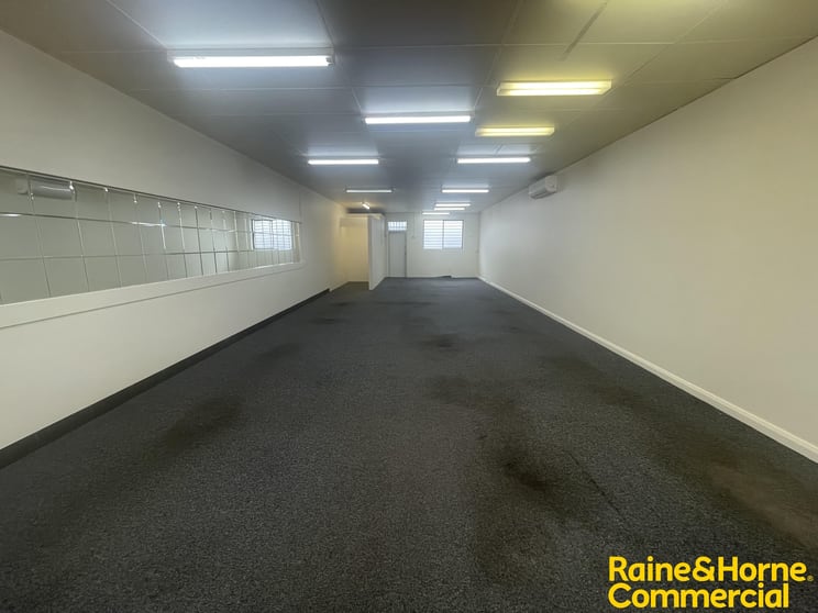 Click to view all images 2/30 Primmer Court Kambah ACT 2902 - Image 3