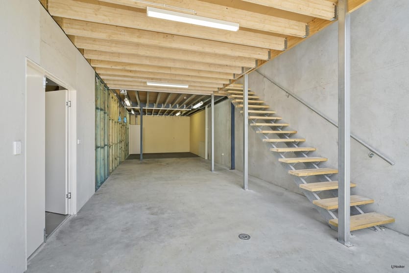 Click to view all images 5/2 Hawker Street Currumbin Waters QLD 4223 - Image 2
