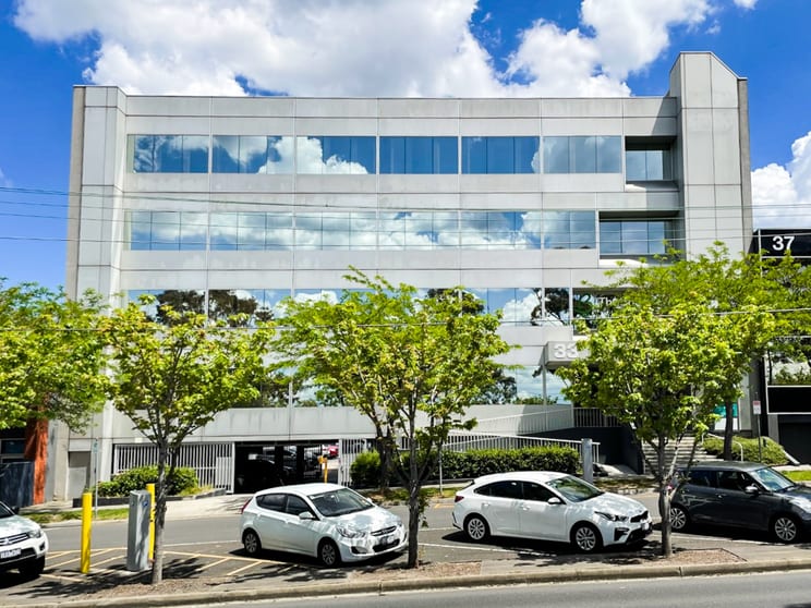 33 Princes Highway Dandenong VIC 3175 - Image 1